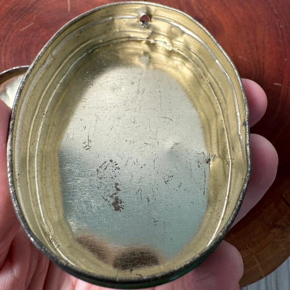 Vintage 1981 Enesco Easter Bunny Small Oval Metal Tin Trinket Box Green 3.5 Inch